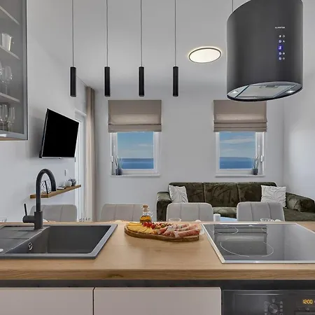 Easy Times 2 - Exklusiv * Makarska