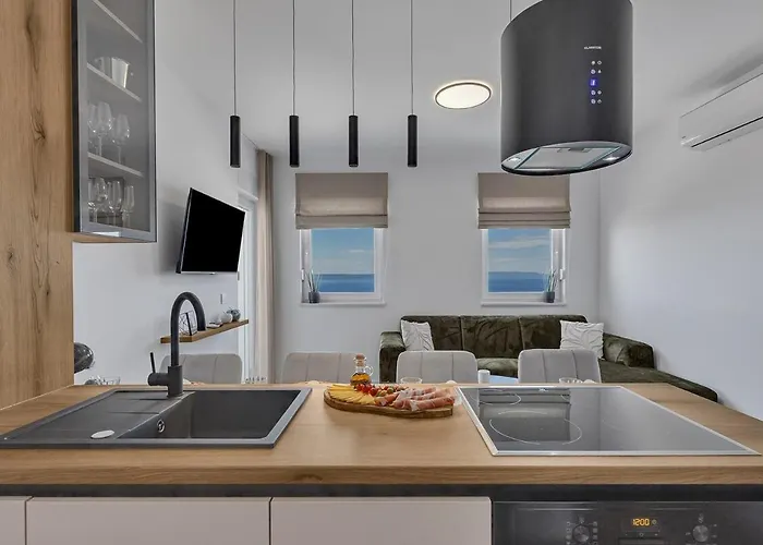 Easy Times 2 - Exklusiv * Makarska